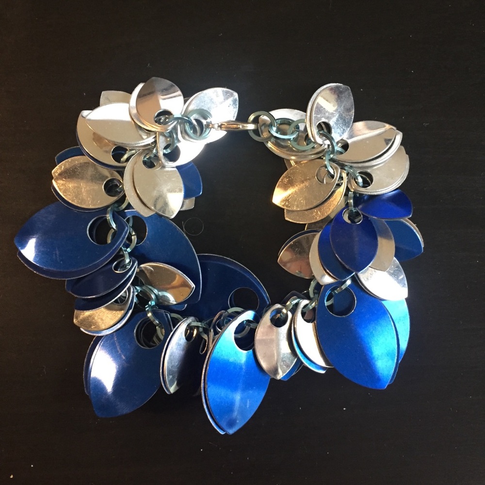 3/$20 ⚡️ Scale Mail bracelet